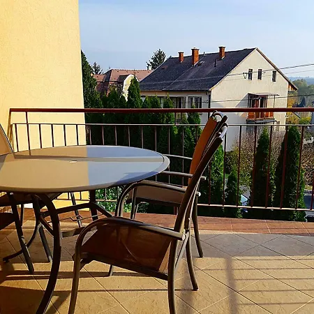 Garda Apartman5 Apartment