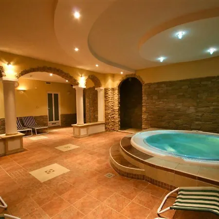 Garda Apartman5 Apartment Hévíz